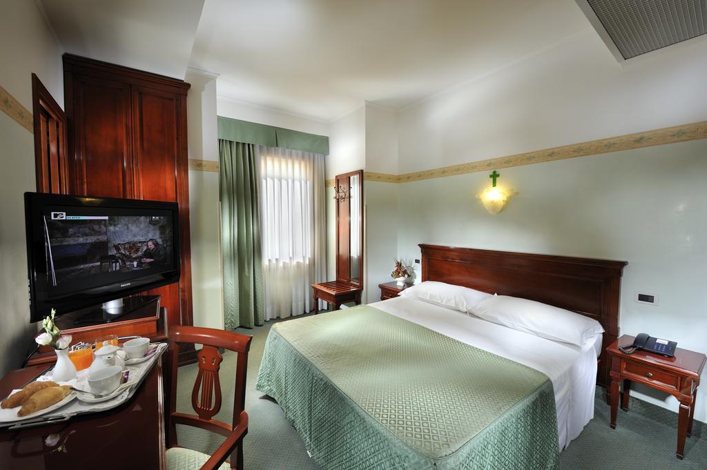 Hotel Russo Palace Lido di Venezia Szoba fotó