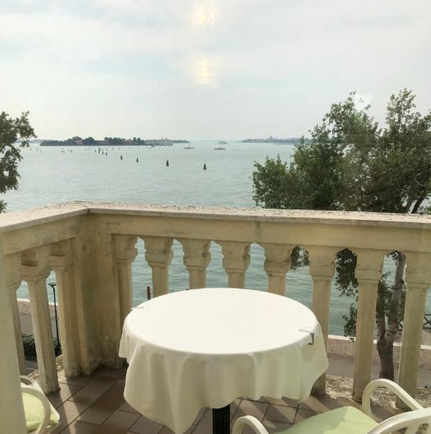 Hotel Russo Palace Lido di Venezia Kültér fotó