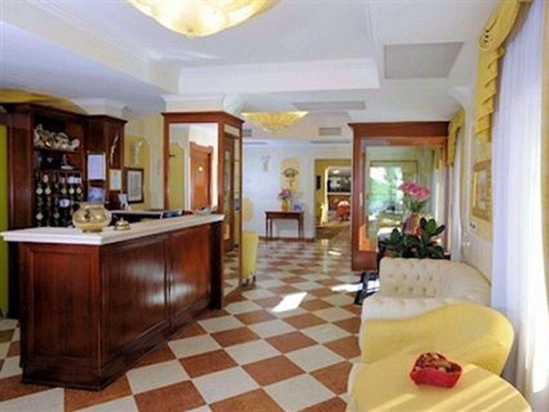Hotel Russo Palace Lido di Venezia Kültér fotó