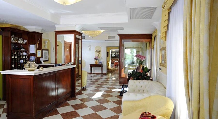 Hotel Russo Palace Lido di Venezia Kültér fotó