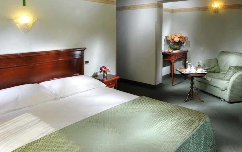 Hotel Russo Palace Lido di Venezia Kültér fotó